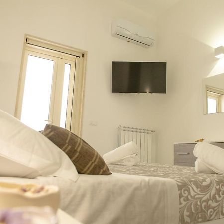 Joyce Luxury Suite โมโนโปลี ภายนอก รูปภาพ