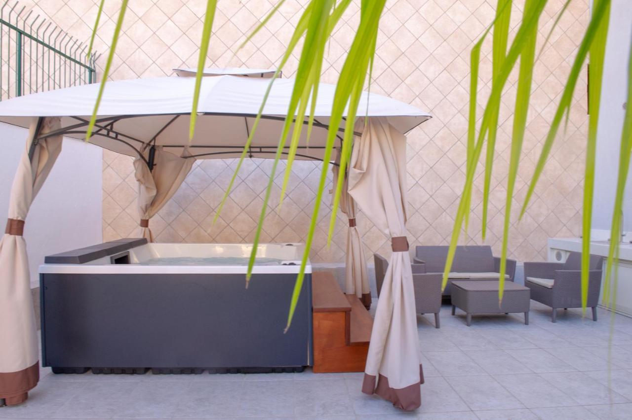 Joyce Luxury Suite โมโนโปลี ภายนอก รูปภาพ